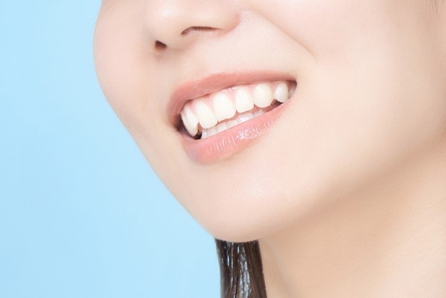 女性の白い歯