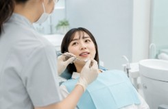 歯科診療中のリラックスした患者